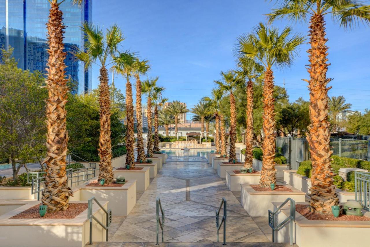 Mgm Signature-22-707 F1 Track & Strip View Balcony Las Vegas Exterior photo